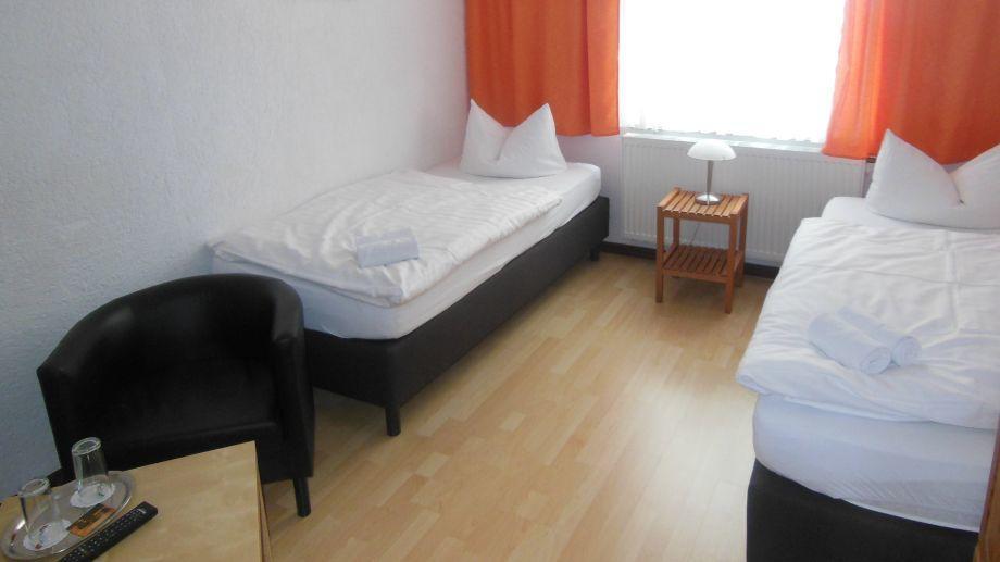 Pension Toscana Шверин Екстериор снимка